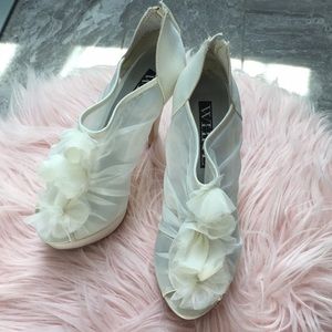 Vera wang wedding high heels